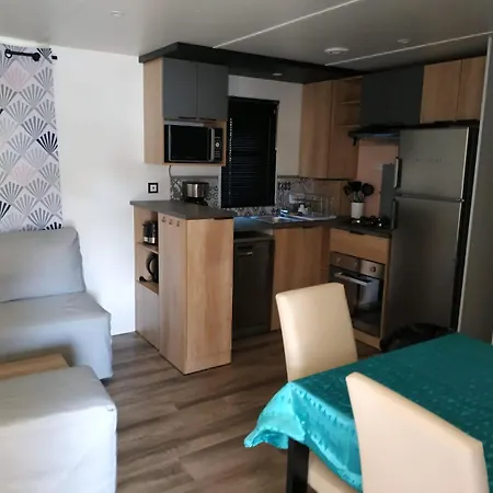 Detente En 4 Etoiles Jusque 6 Personnes, Selon La Dispo مكان تخييم