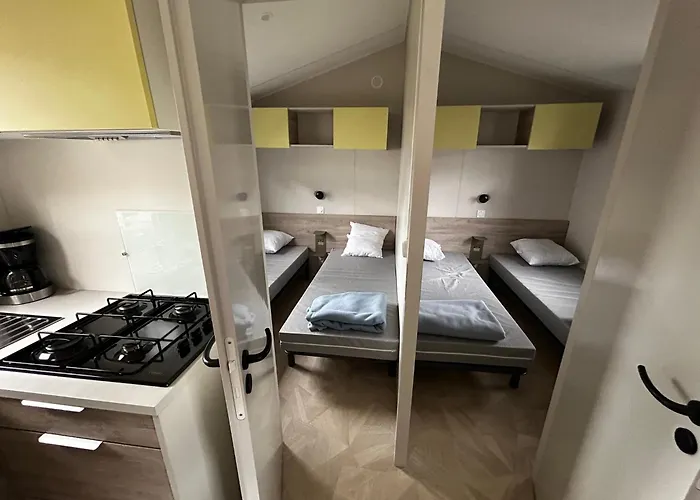 Detente En 4 Etoiles Jusque 6 Personnes, Selon La Dispo Camping *