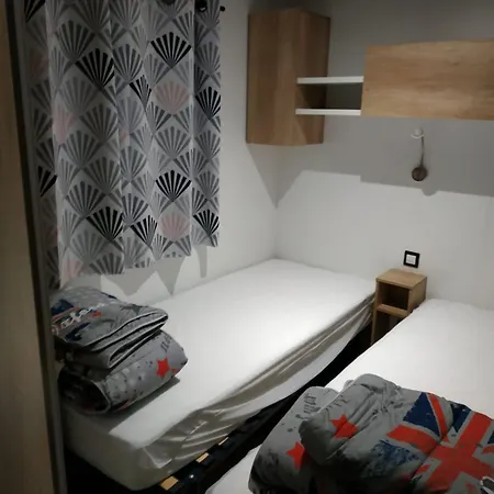 Detente En 4 Etoiles Jusque 6 Personnes, Selon La Dispo Camping